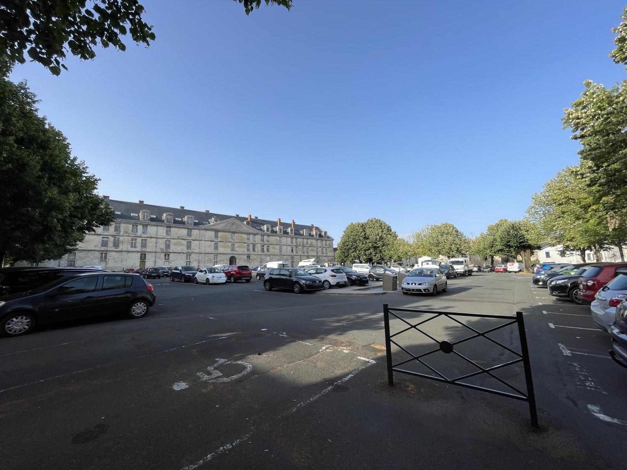Chez Jean-Yves Et Zoe - La Dolce Vita - Au Calme, Tres Propre, Proche Parkings Niort Buitenkant foto